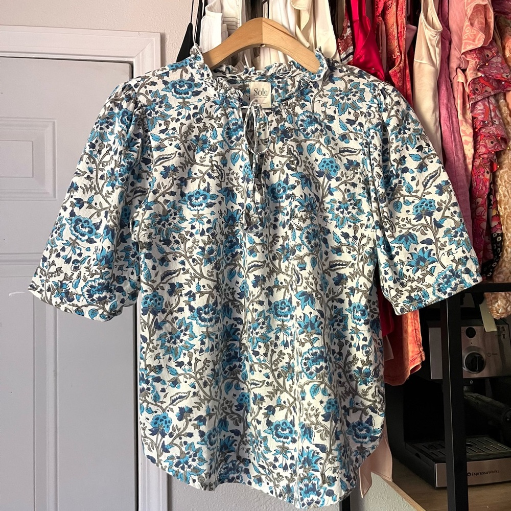 SOLE‎ white blue floral cotton boho short puff sleeve cropped blouse
